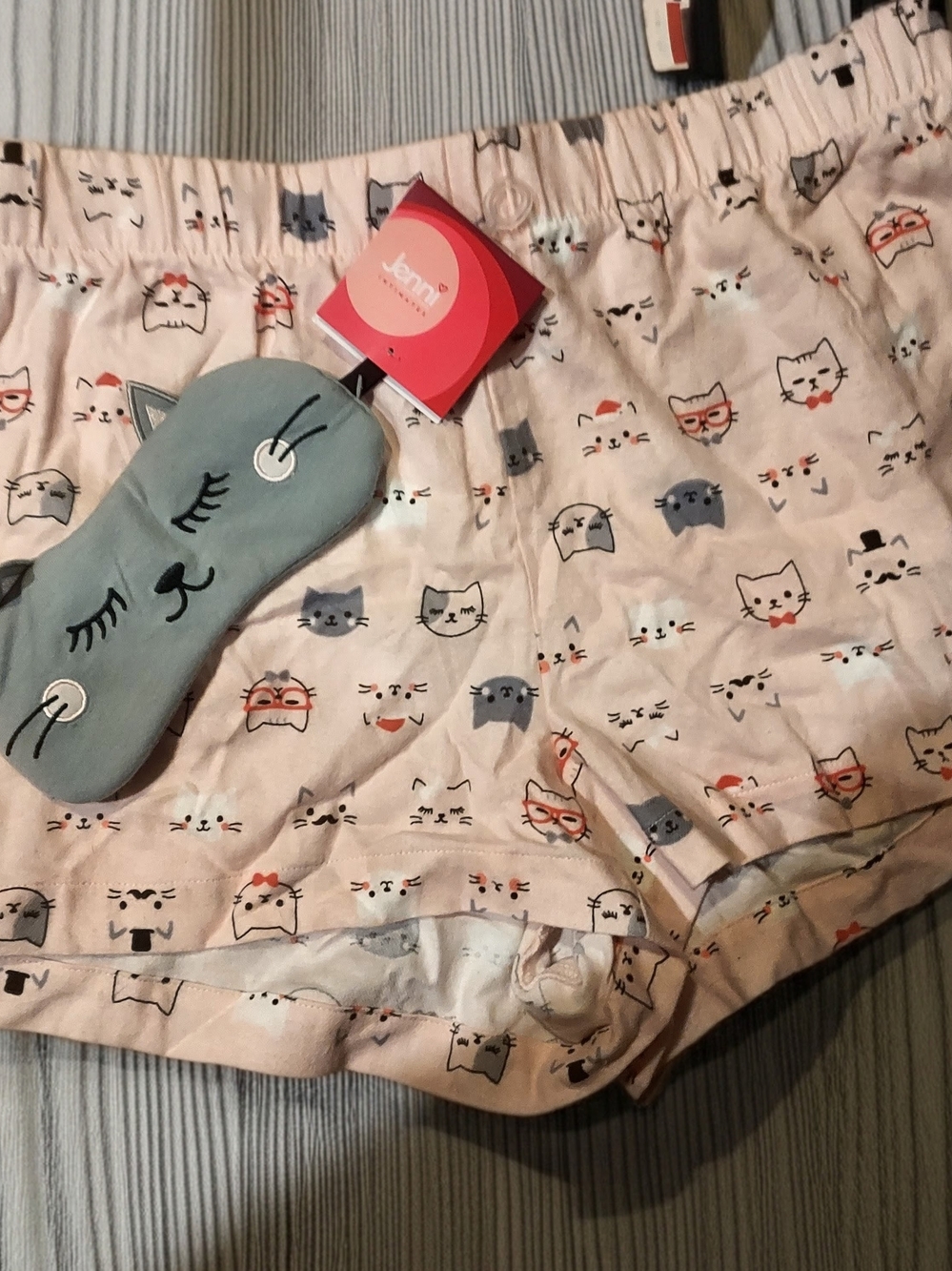 Cute! Womens Sleep Shorts & Sleep Mask Set - NWT - Size Large